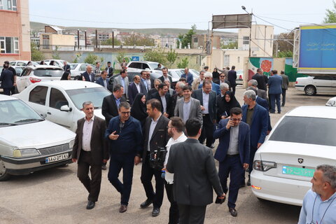 گزارش تصویری| بازدید مسئولان از کانتینر های کلینیک سیار خیریه نورآوران سلامت در شهرستان نمین