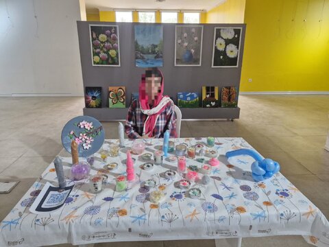 بازدید از نمایشگاه دستاوردهای هنری و خلاقیت توانمندان ویژه سندروم داون