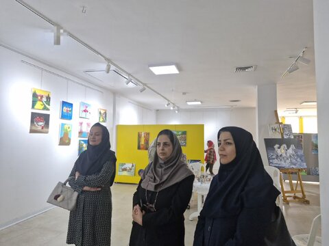 بازدید از نمایشگاه دستاوردهای هنری و خلاقیت توانمندان ویژه سندروم داون