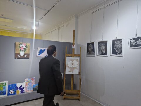 بازدید از نمایشگاه دستاوردهای هنری و خلاقیت توانمندان ویژه سندروم داون