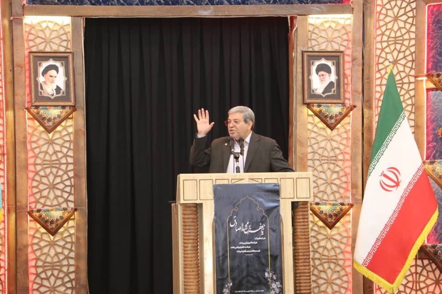 در رسانه|معاون وزیر تعاون :دولت قوی کار را به مردم ، کارآفرینان و کارگران می‌سپارد