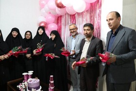 جشن روز دختر با حضور مسئولان در خانه بهزیستی