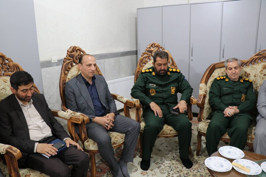 جشن روز دختر با حضور مسئولان در خانه بهزیستی