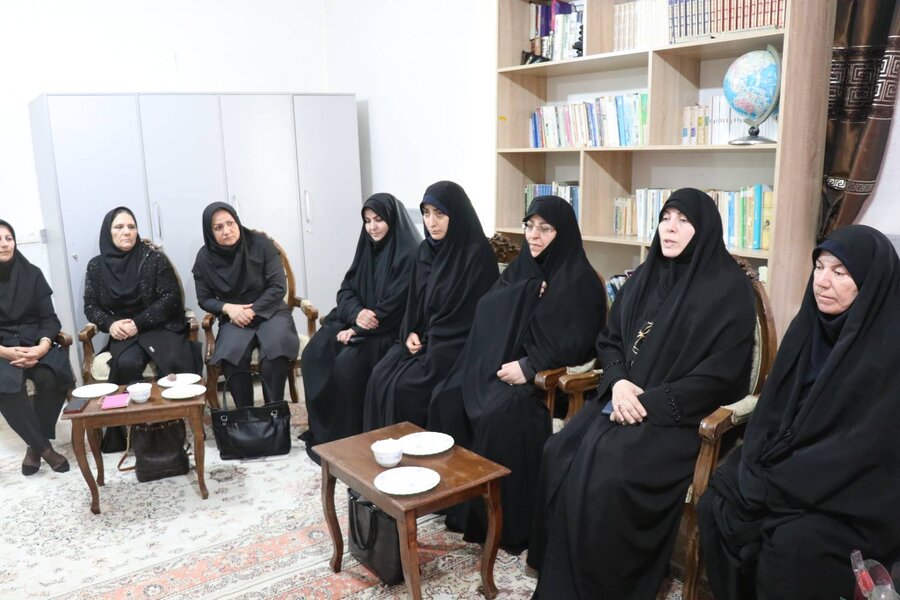 جشن روز دختر با حضور مسئولان در خانه بهزیستی