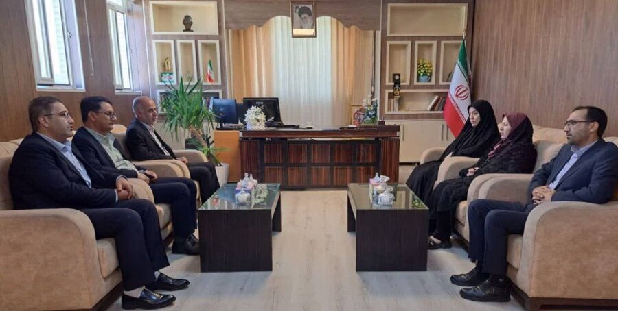 دیدار رئیس بهزیستی با فرماندار شهرستان پلدشت بمناسبت هفته کار و کارگر دیدار رئیس بهزیستی با فرماندار شهرستان پلدشت بمناسبت هفته کار و کارگر