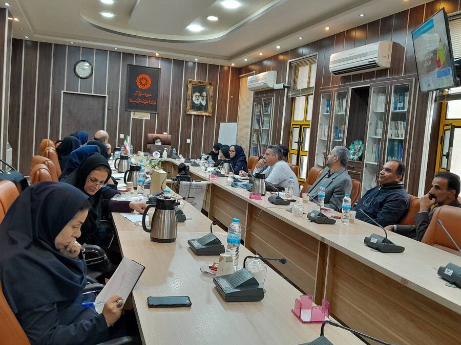 دوره آموزشی "نحوه تعامل و ارتباط گیری با سالمندان جامعه هدف "در بهزیستی گیلان  برگزار شد      