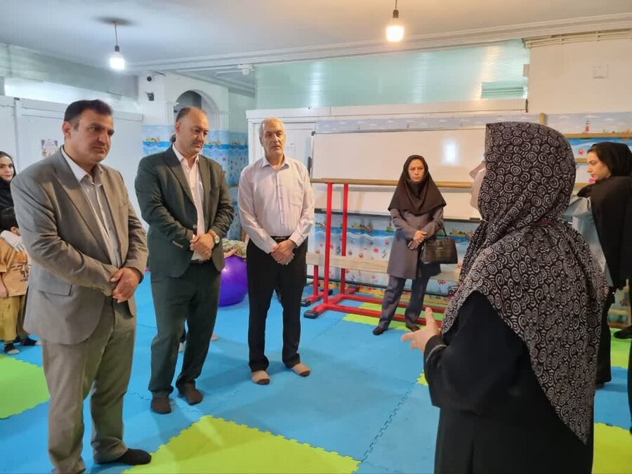 کاشان| بازدید فرماندار از مراکز توانبخشی اُتیسم