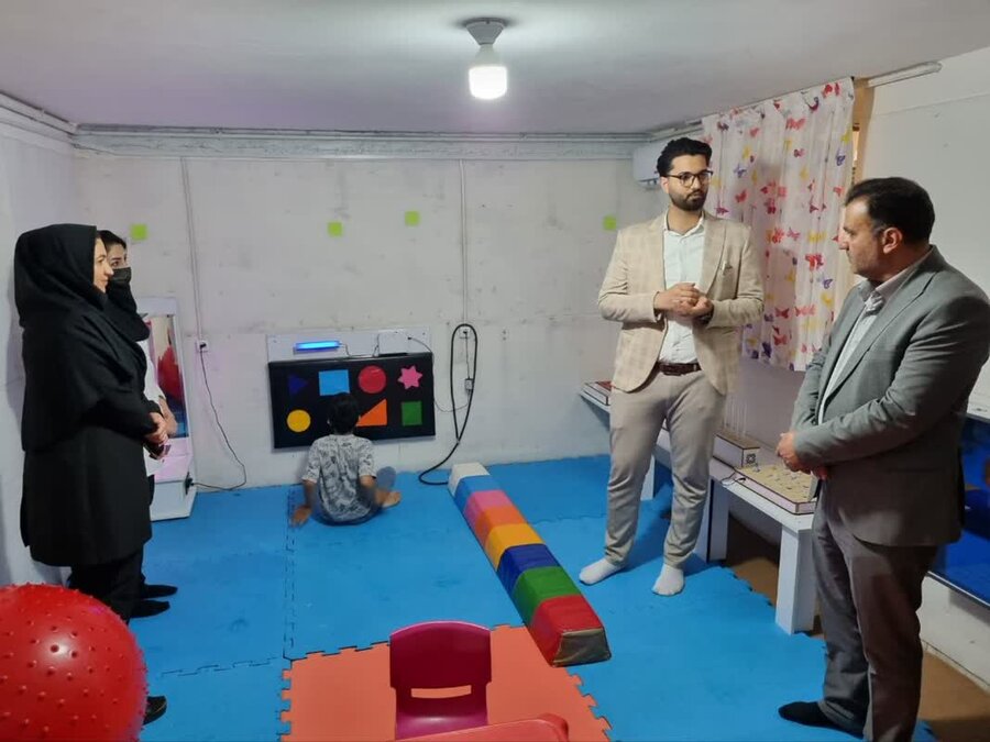 کاشان| بازدید فرماندار از مراکز توانبخشی اُتیسم