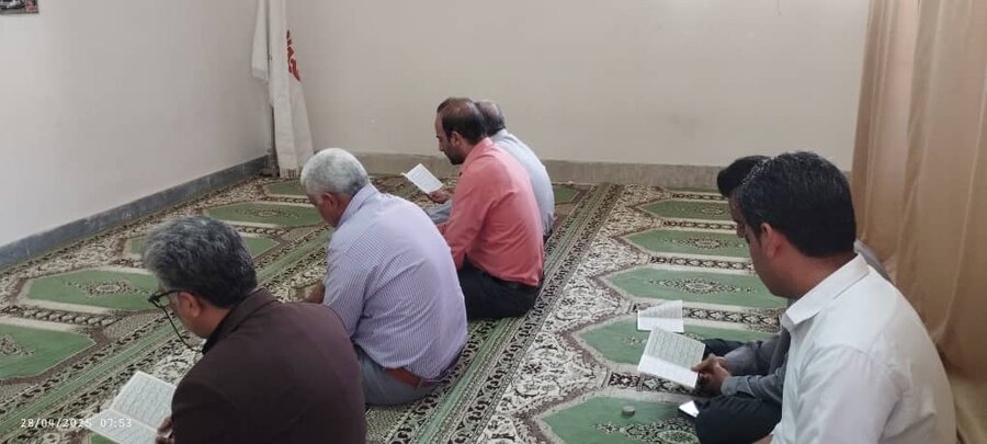 قرائت زیارت عاشورا در بهزیستی رودان؛ همدردی با داغداران حادثه بندر شهید رجایی در فضایی سرشار از معنویت