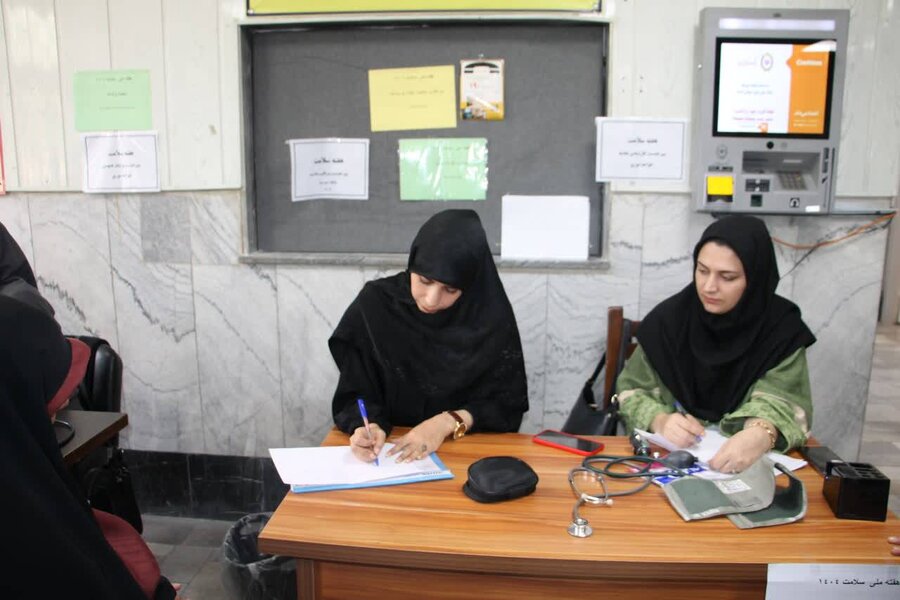 شهرستان تهران | غربالگری سلامت کارکنان به مناسبت هفته سلامت