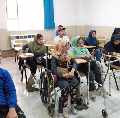 کارگاه سلامت روان در مجتمع توانبخشی رعد برگزار شد