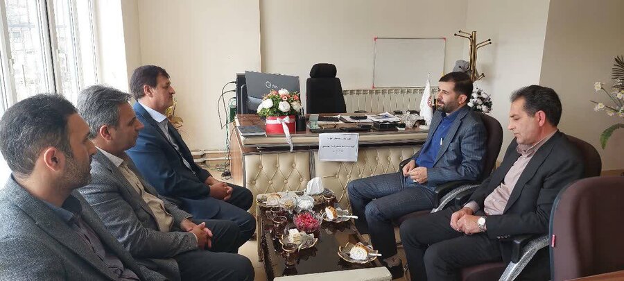 جلسه تعامل و هماهنگی روسای بهزیستی سلماس و کمیته امداد امام خمینی (ره)