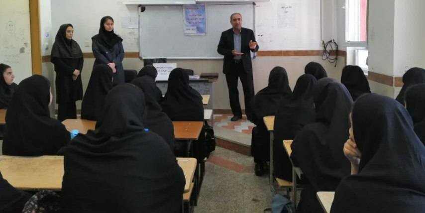 برگزاری کارگاه پیشگیری از آسیبهای اجتماعی نوپدید ویژه دانشآموزان مدارس مهاباد برگزاری کارگاه پیشگیری از آسیبهای اجتماعی نوپدید ویژه دانشآموزان مدارس مهاباد
