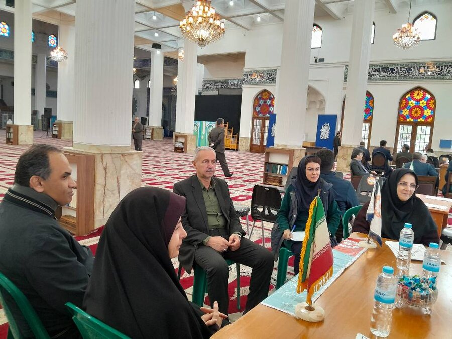 برپایی میز خدمت جهادی بهزیستی گیلان و سایر دستگاه های تابعه وزارت تعاون،کار و رفاه اجتماعی استان گیلان در مصلی امام خمینی(ره) رشت