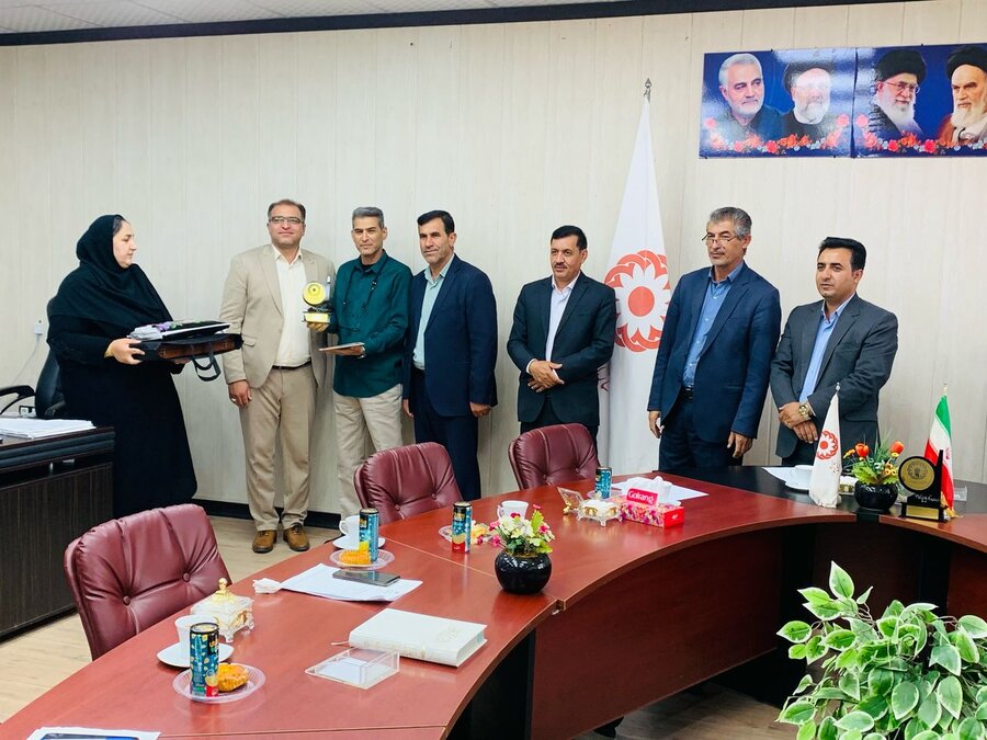 تجلیل از مراکز