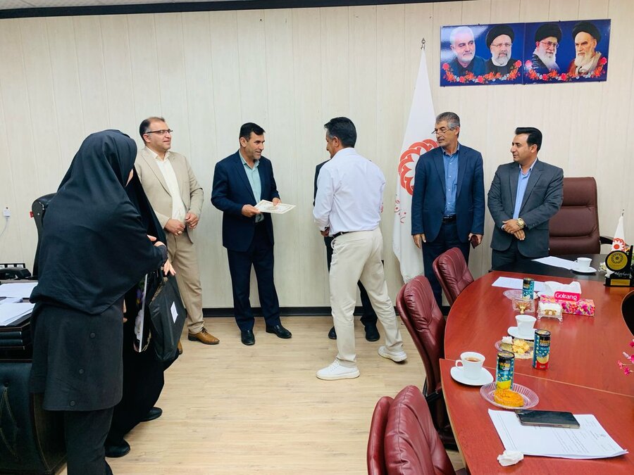 تجلیل از مراکز