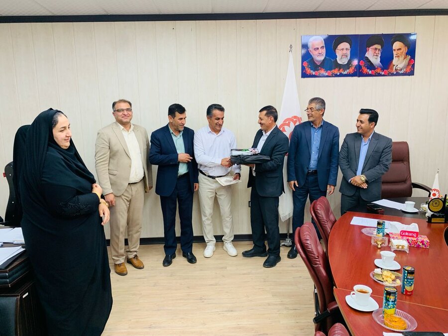 تجلیل از مراکز