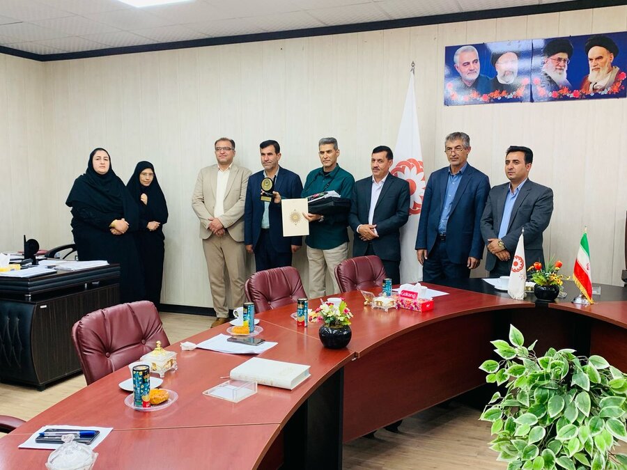 تجلیل از مراکز