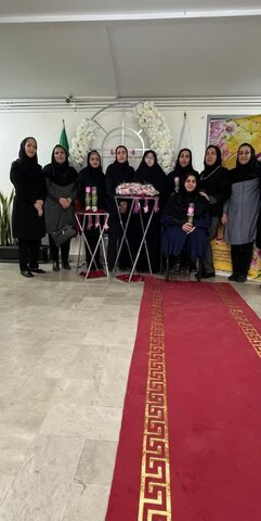ساوجبلاغ | تکریم پرسنل دختر اداره بهزیستی شهرستان ساوجبلاغ