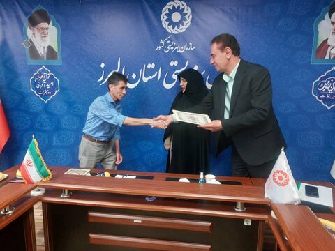 برگزاری نشست صمیمانه مدیرکل بهزیستی البرز با کارگران این سازمان بمناسبت روز کارگر