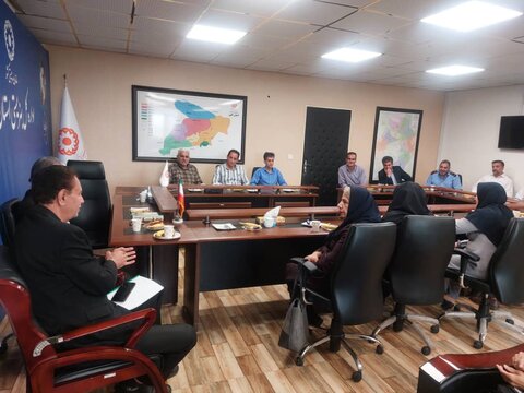 برگزاری نشست صمیمانه مدیرکل بهزیستی البرز با کارگران این سازمان بمناسبت روز کارگر