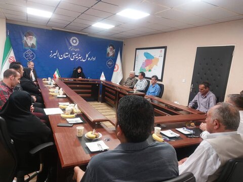 برگزاری نشست صمیمانه مدیرکل بهزیستی البرز با کارگران این سازمان بمناسبت روز کارگر