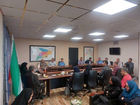 برگزاری نشست صمیمانه مدیرکل بهزیستی البرز با کارگران این سازمان بمناسبت روز کارگر