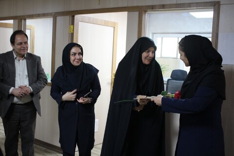 گزارش تصویری | مدیرکل بهزیستی استان البرز به مناسبت روز روانشناس و مشاور در مرکز ۱۴۸۰ حضور پیدا کرد