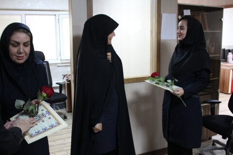 گزارش تصویری | مدیرکل بهزیستی استان البرز به مناسبت روز روانشناس و مشاور در مرکز ۱۴۸۰ حضور پیدا کرد