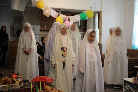 بمناسبت روز دختر و میلاد حضرت فاطمه معصومه (س)مدیرکل بهزیستی البرز با دختران مقیم مرکز  درخشان امام رضا(ع) ساجبلاغ دیدار کرد