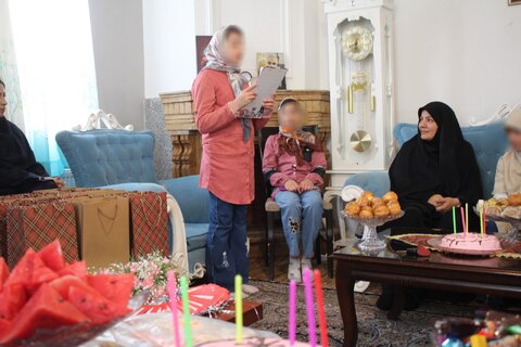 بمناسبت روز دختر و میلاد حضرت فاطمه معصومه (س)مدیرکل بهزیستی البرز با دختران مقیم مرکز  درخشان امام رضا(ع) ساجبلاغ دیدار کرد