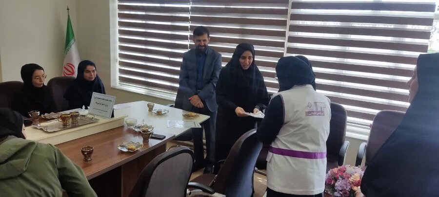 تجلیل از دختران شاغل در بهزیستی سلماس