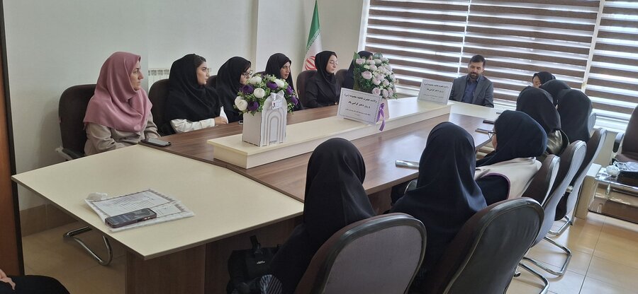 تجلیل از دختران شاغل در بهزیستی سلماس