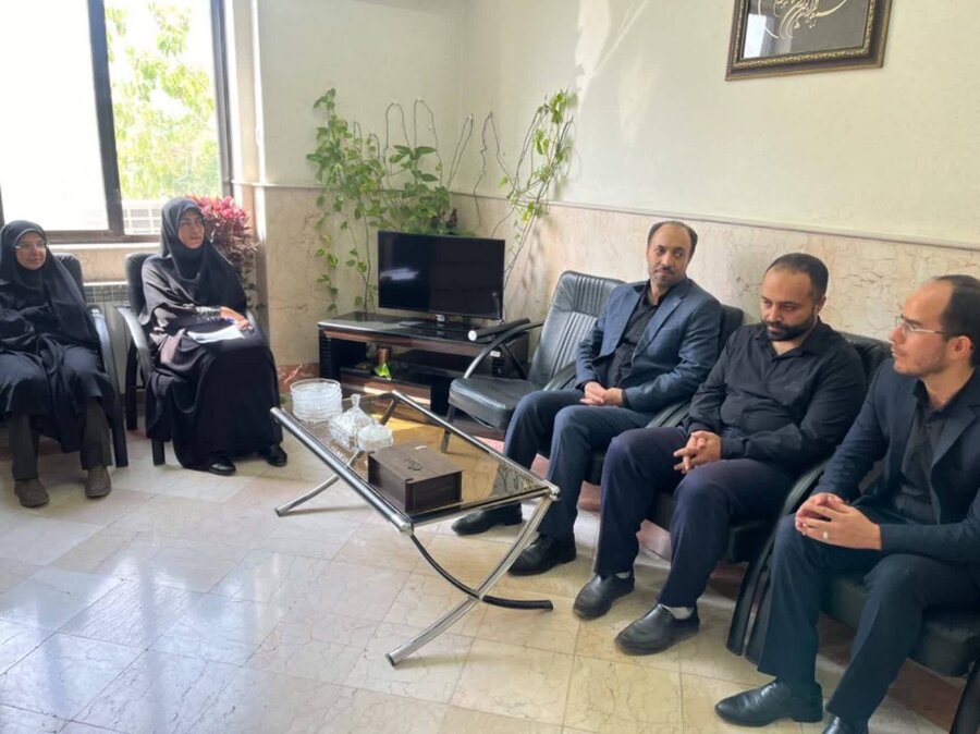 دماوند | دیدار صمیمانه رئیس اداره کتابخانه های عمومی شهرستان دماوند با رئیس اداره بهزیستی