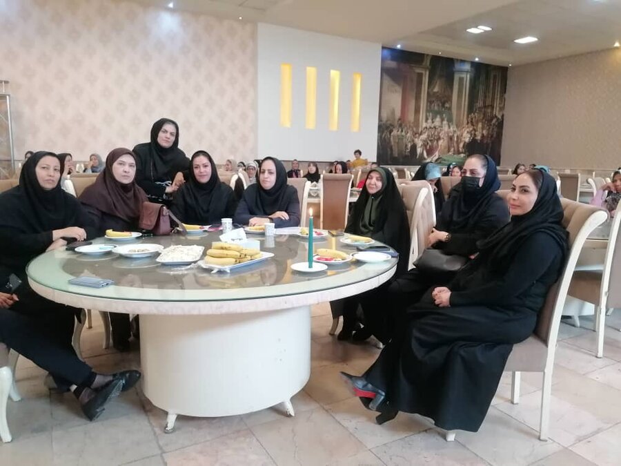 ارج نهادن  به دختران و آینده سازان جامعه نیازمند تبیین برنامه های فرهنگی و اجتماعی میباشد