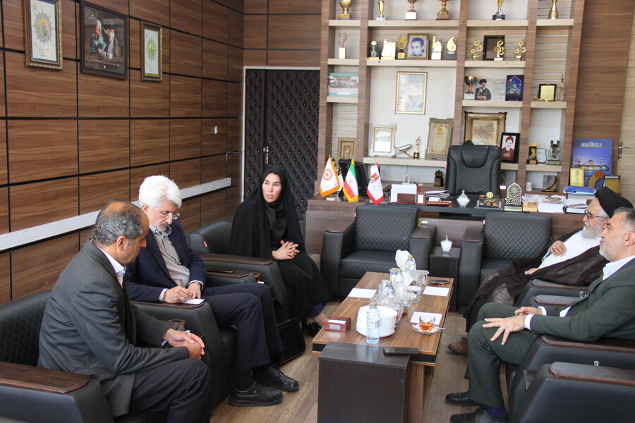 دیدار مدیرکل بهزیستی فارس با امام جمعه معزز و فرماندار محترم شهرستان خفر