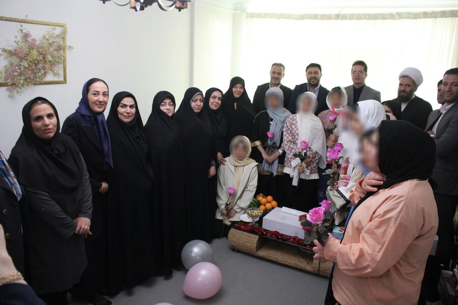 مدیرکل بهزیستی البرز با دختران مقیم مرکز خانه فرشتگان خورشید مهر هادی ساجبلاغ دیدار کرد