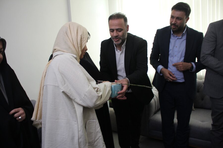 مدیرکل بهزیستی البرز با دختران مقیم مرکز خانه فرشتگان خورشید مهر هادی ساجبلاغ دیدار کرد