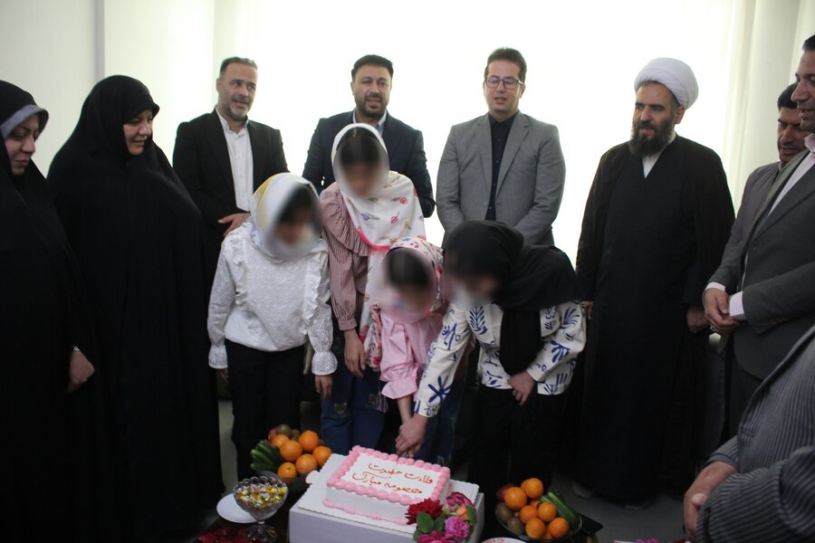 مدیرکل بهزیستی البرز با دختران مقیم مرکز خانه فرشتگان خورشید مهر هادی ساجبلاغ دیدار کرد