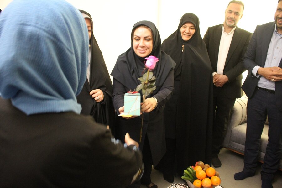 مدیرکل بهزیستی البرز با دختران مقیم مرکز خانه فرشتگان خورشید مهر هادی ساجبلاغ دیدار کرد