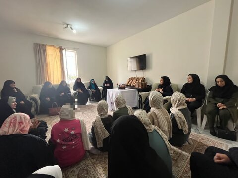 برپایی مراسم گرامیداشت روز دختر در اورژانس اجتماعی نجات بهزیستی شهرستان کرج