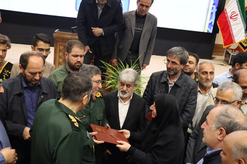 گزارش تصویری| آیین اهدای ویلچرهای برقی به توان خواهان تحت پوشش بهزیستی استان اردبیل