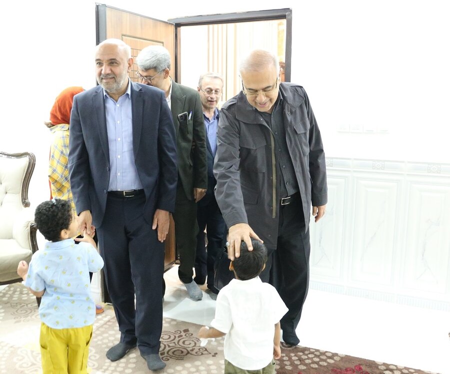 دیدار وزیر تعاون، کار و رفاه اجتماعی با دختران کم‌توان ذهنی مرکز بیت‌النبی(ص) بندرعباس در آستانه دهه کرامت