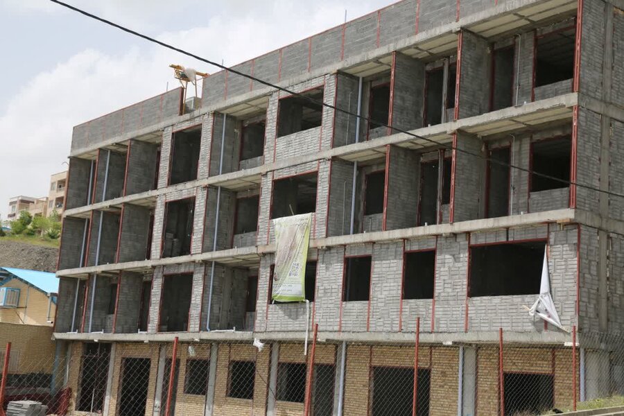 بازدید مسئولان از پروژه در حال ساخت خانه نگهداری کودکان بی سرپرست سنندج