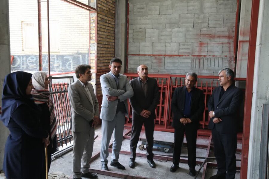 بازدید مسئولان از پروژه خانه نگهداری کودکان بی سرپرست سنندج
