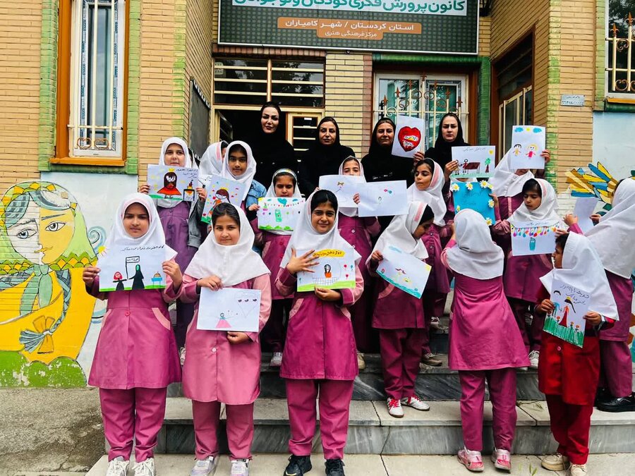 مسابقه نقاشی در کامیاران