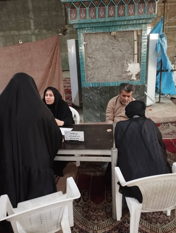 پاسخگویی مدیر کل بهزیستی خوزستان به در خواستهای مردمی در میز خدمت مصلی اهواز