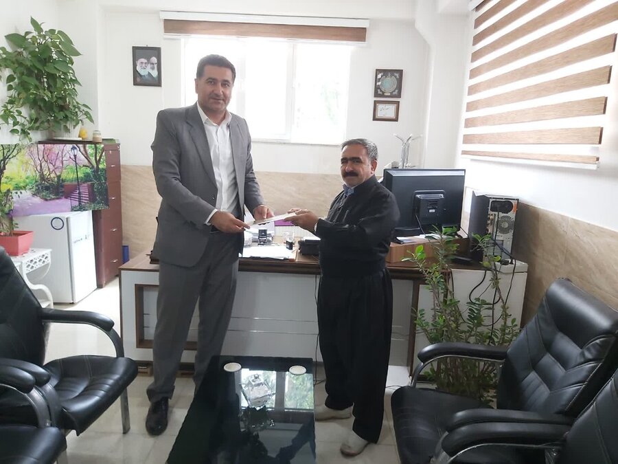 تقدیر از کارکنان بهزیستی بوکان در روز کارگر