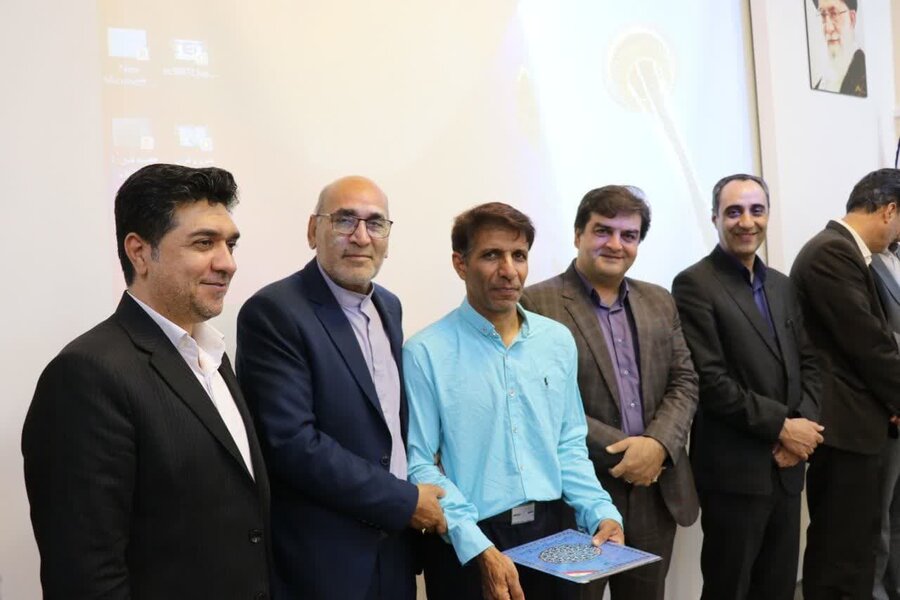 تجلیل از معلمان استثنایی شهرستان‌های اردکان و میبد با حضور مقامات کشوری و استانی