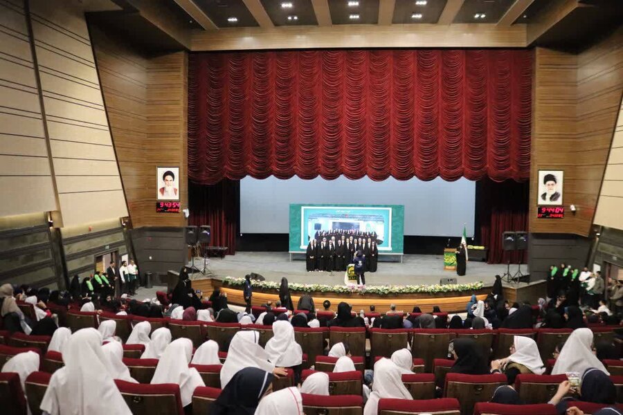 شهر قدس | مراسم روز دختر و پرچم گردانی امام رضا (ع) در باغ ملی برگزار شد